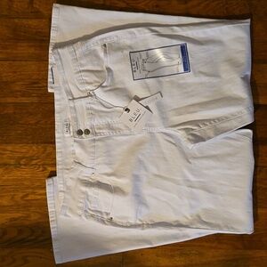 Women's Bleu White Denim Jeans in Size 20W